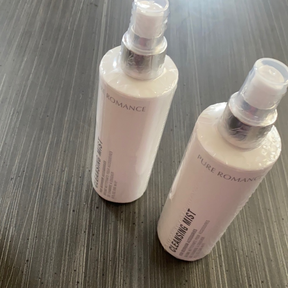 Cleansing mist
